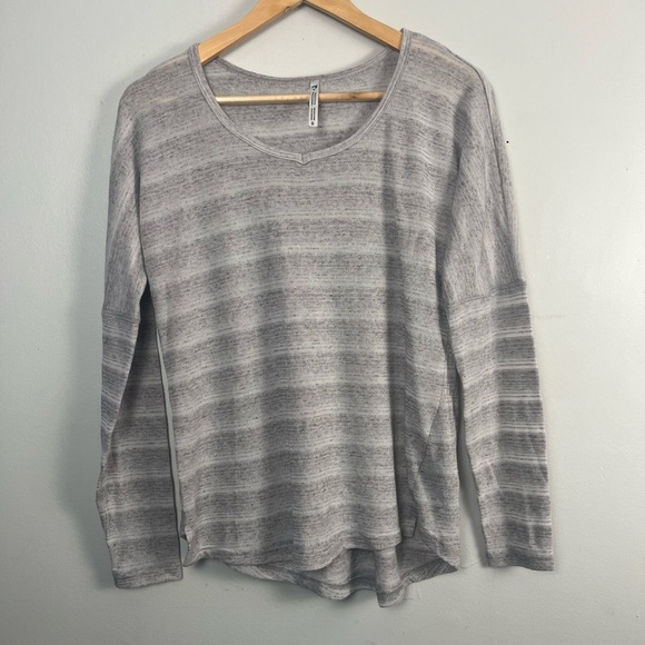 Kuhl Sylvie Sweater Women's Grey Linen Blend size small - Picture 3 of 9